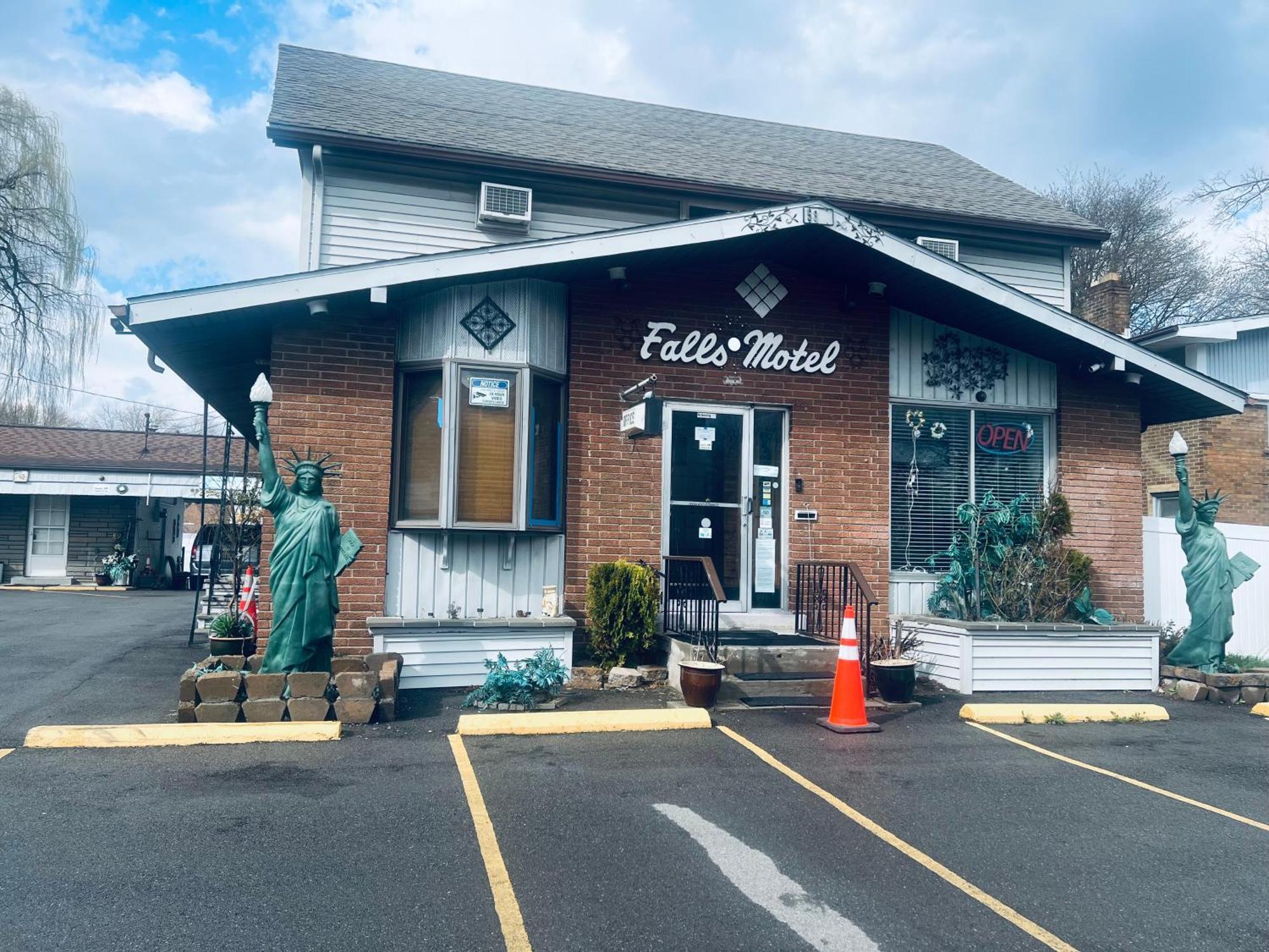 Falls Motel Niagara Falls Eksteriør billede