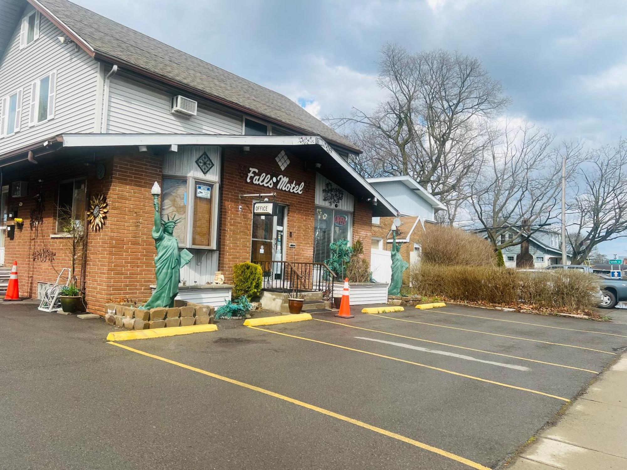 Falls Motel Niagara Falls Eksteriør billede